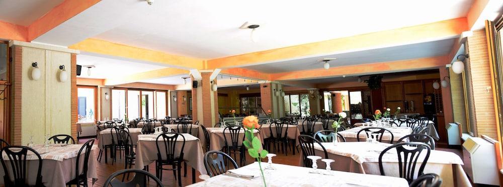 Lh Albergo Il Picchio Pescasseroli Bagian luar foto