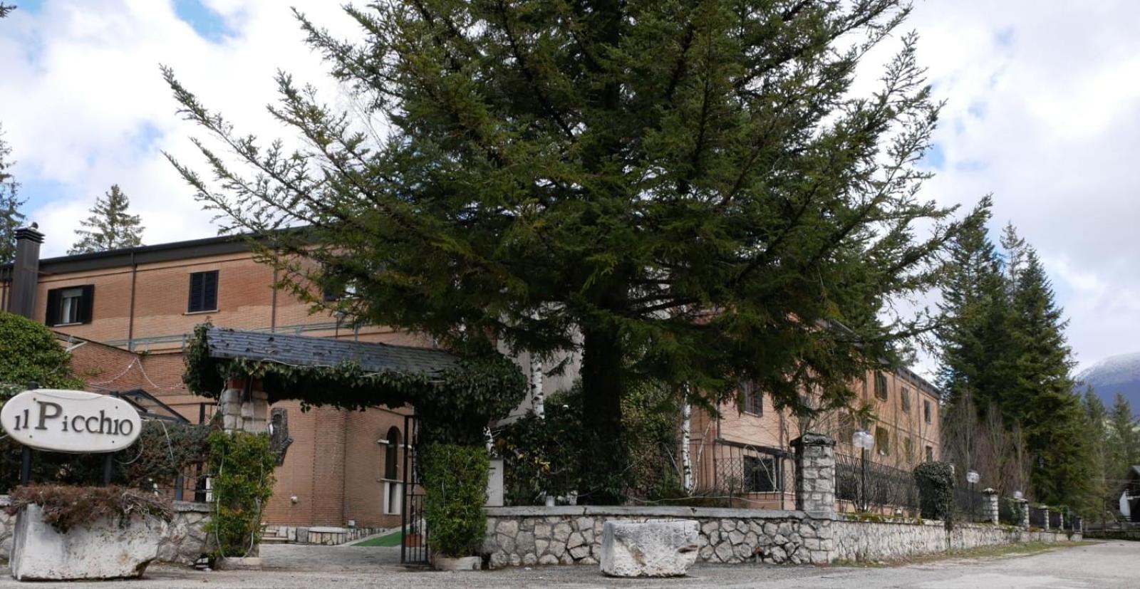 Lh Albergo Il Picchio Pescasseroli Bagian luar foto