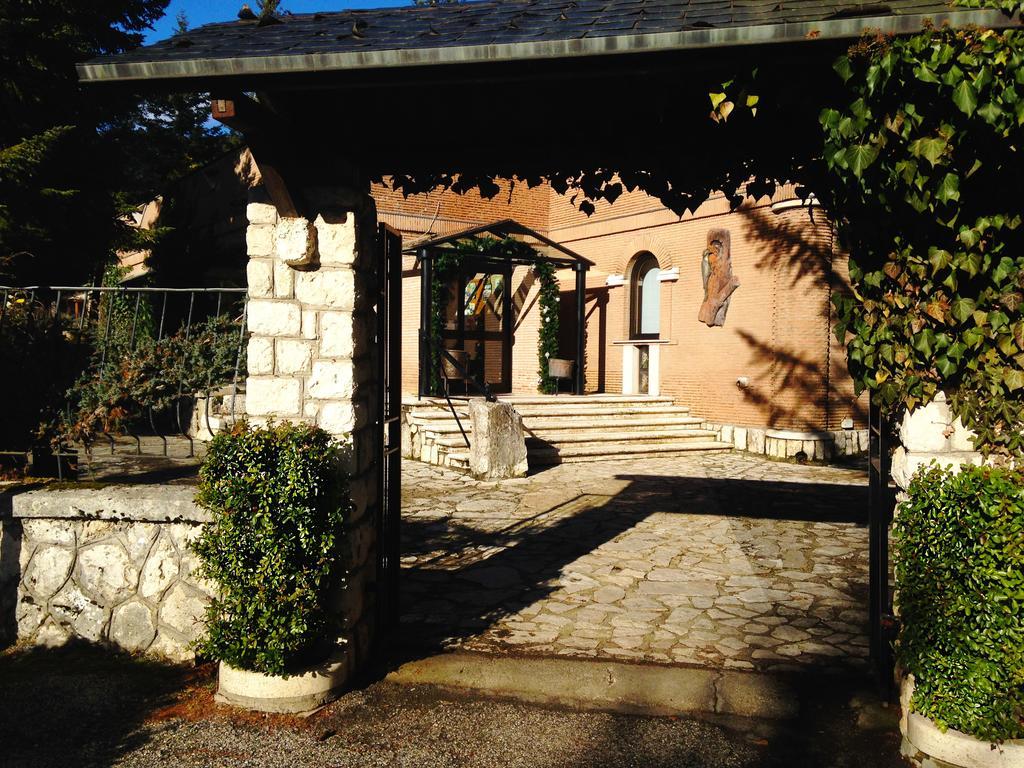 Lh Albergo Il Picchio Pescasseroli Bagian luar foto