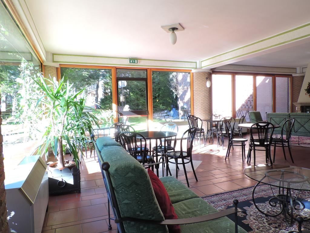 Lh Albergo Il Picchio Pescasseroli Bagian luar foto