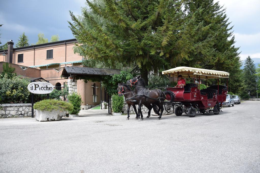 Lh Albergo Il Picchio Pescasseroli Bagian luar foto