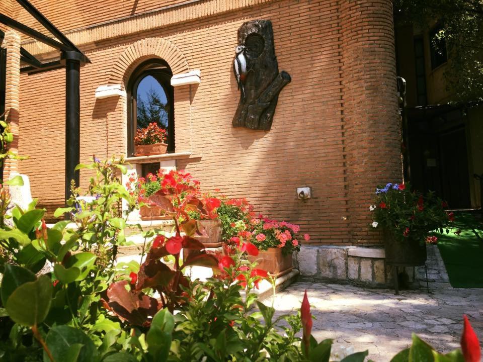 Lh Albergo Il Picchio Pescasseroli Bagian luar foto